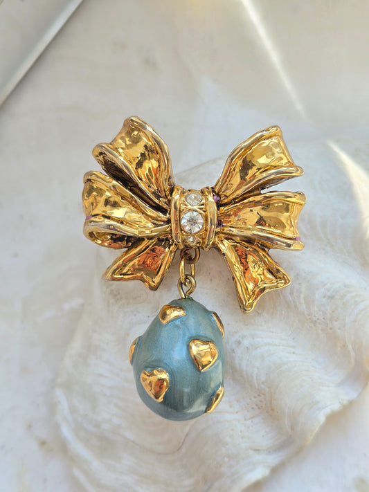 Vintažinė CHANTAL DE KEROUARTZ sagė bantukas