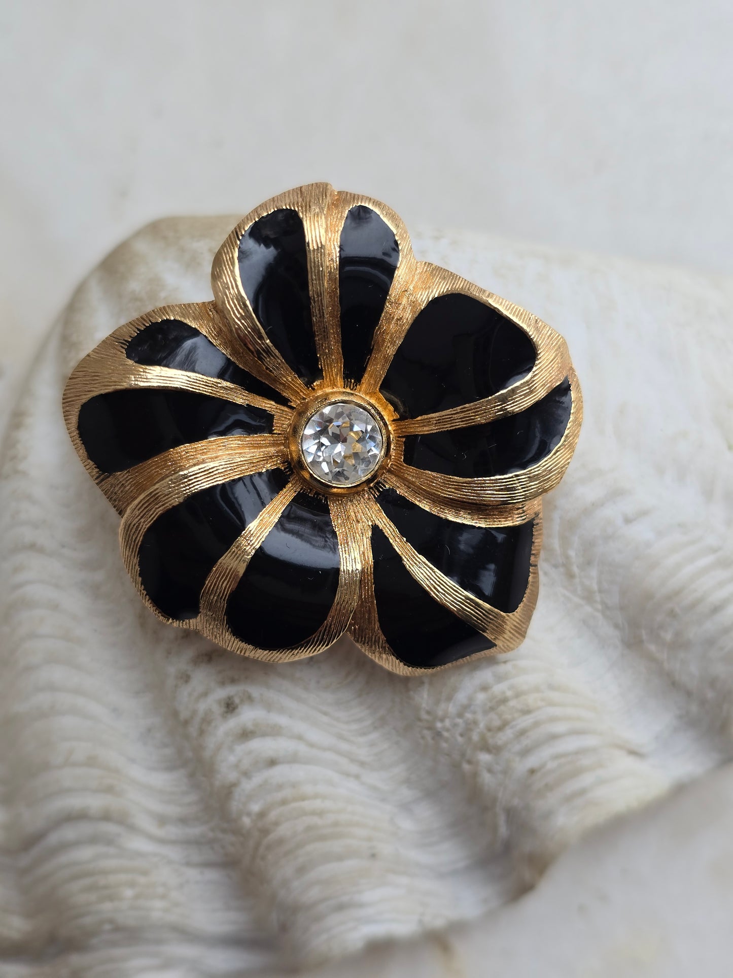 Vintažinė Christian Dior sagė gėlė