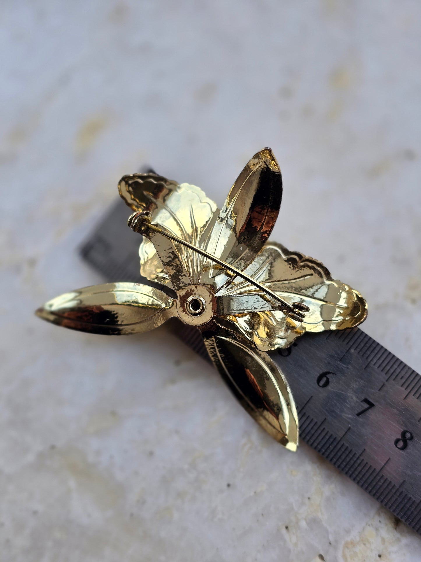 Vintažinė sagė orchidėja