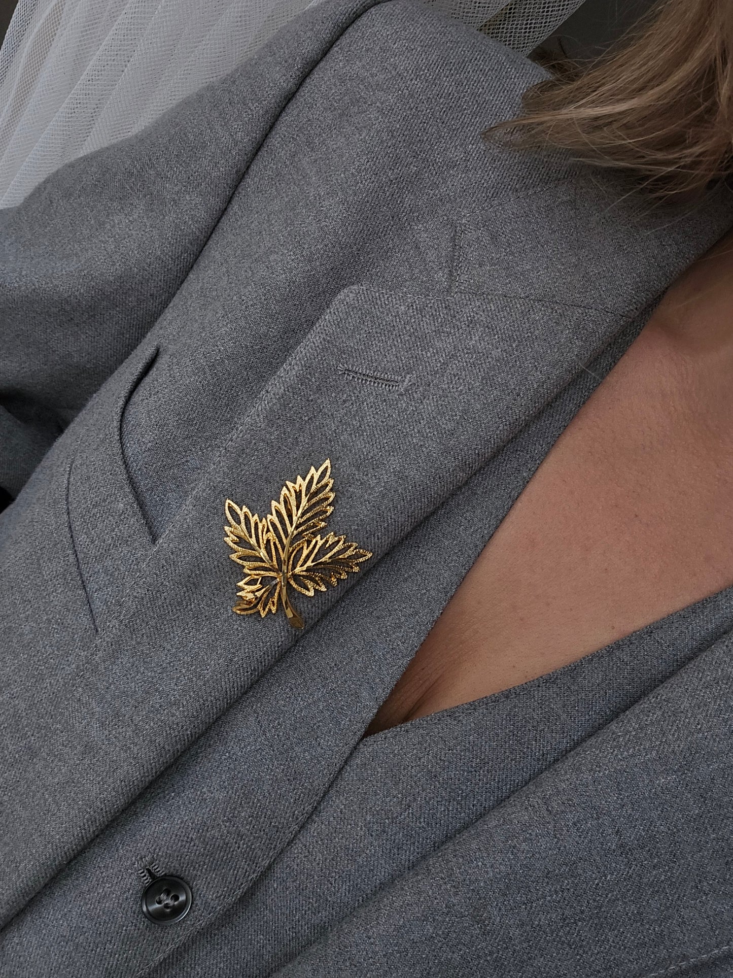 Vintažinė sagė lapelis