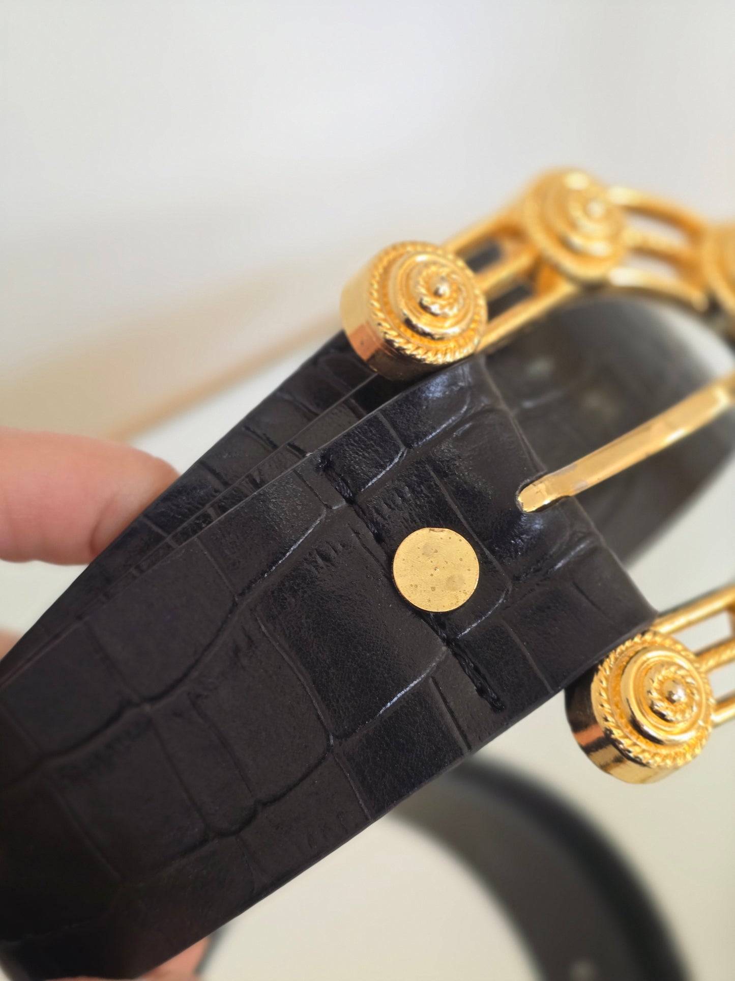 Dirbtinės odos diržas su vintažine sagtim