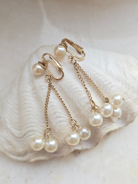 Vintažiniai Sarah Coventry klipsai su akriliniais perlais