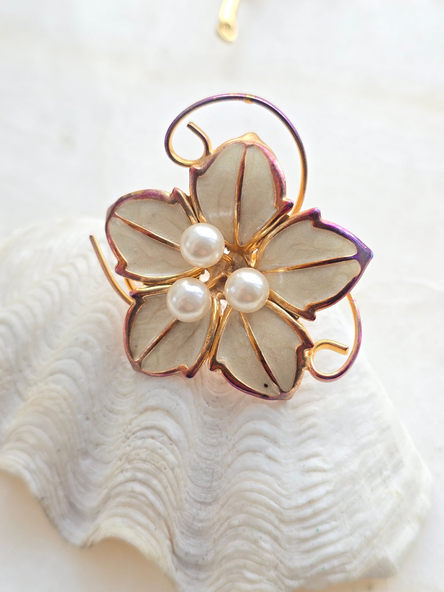 Vintažinė sagė gėlė