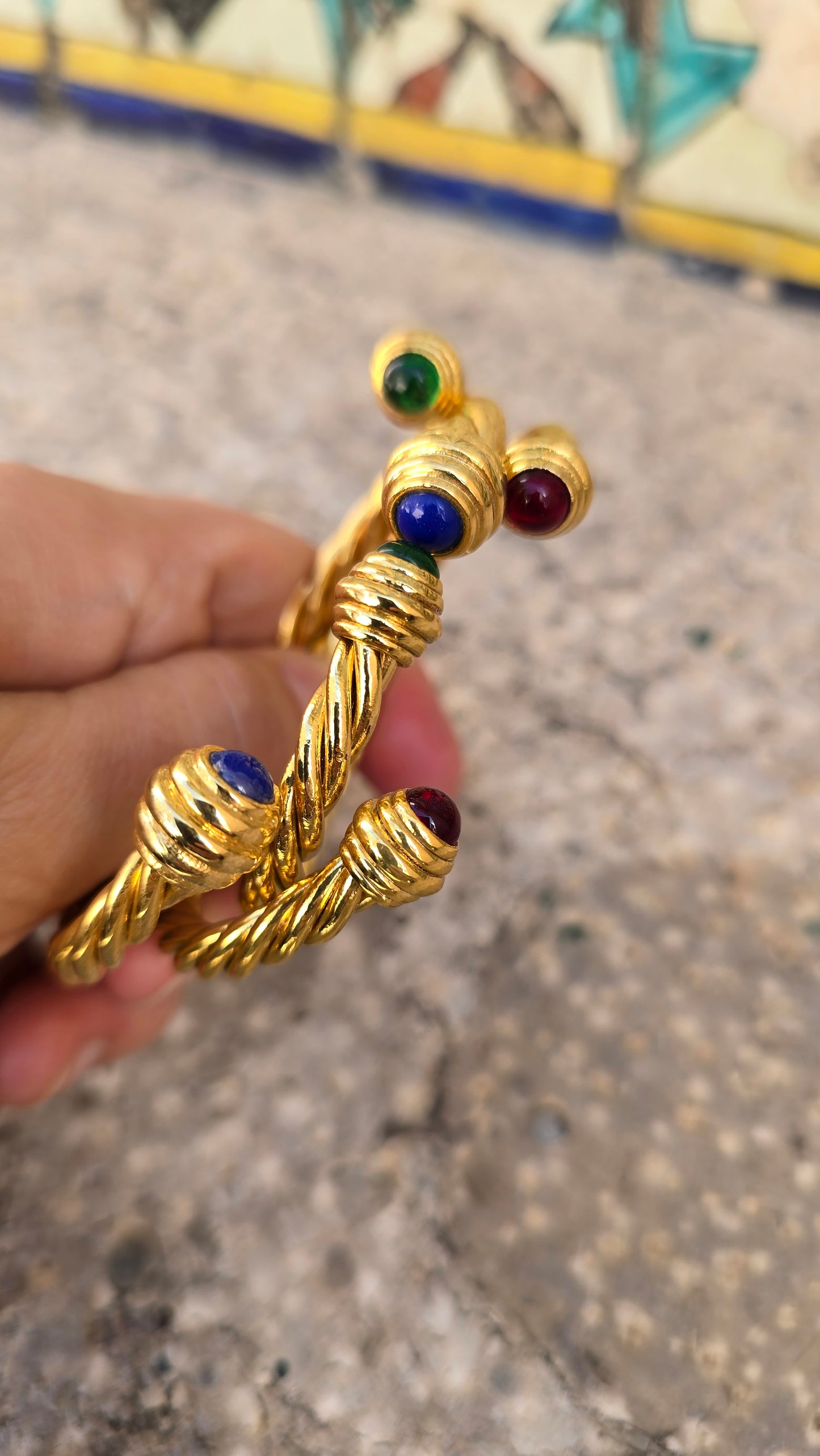 Aukso spalvos sukta apyrankė