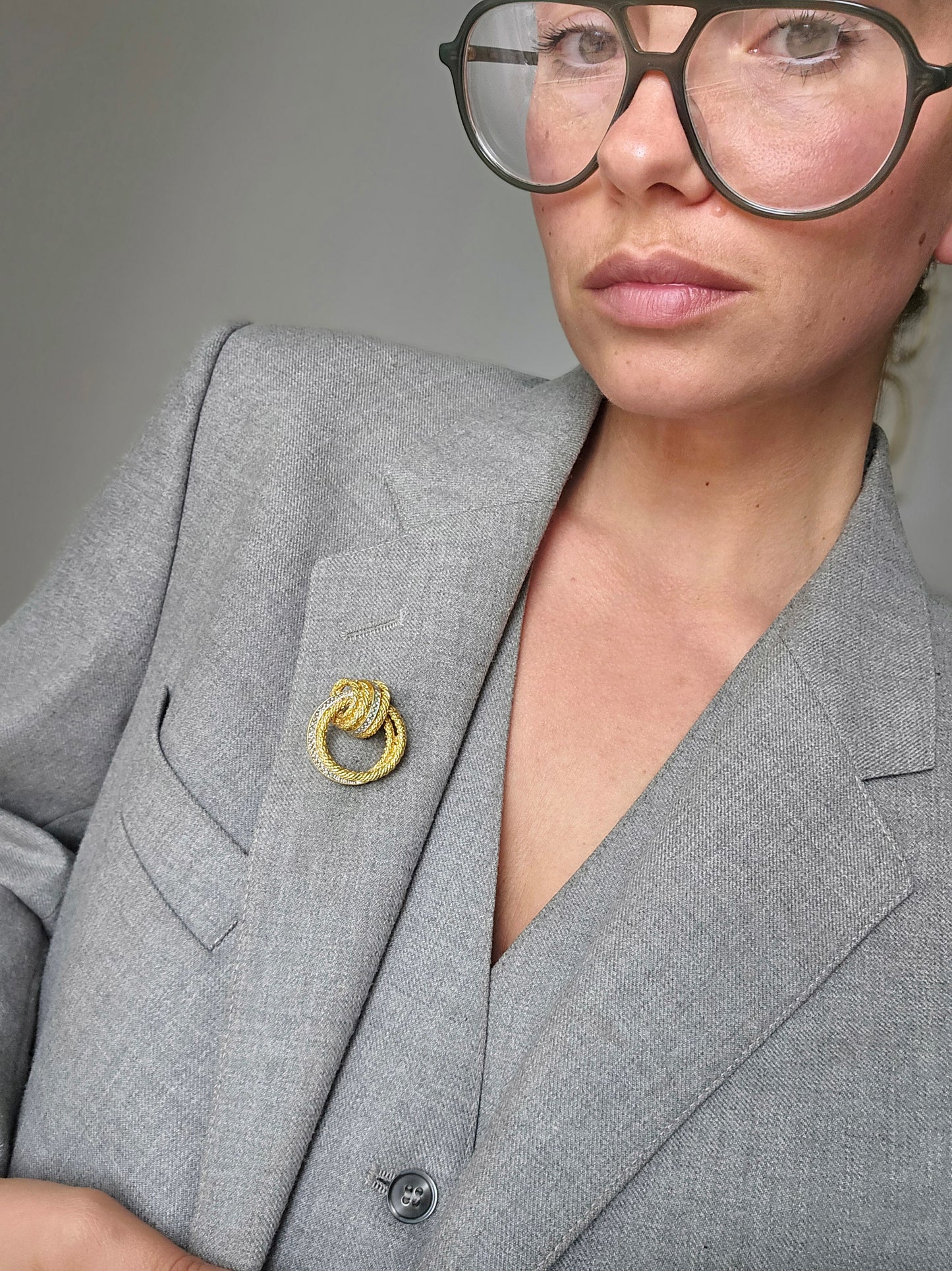 Aukso spalvos sagė pinta virvė