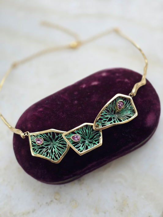 Reguliuojamas KALLIOPE kaklo papuošalas