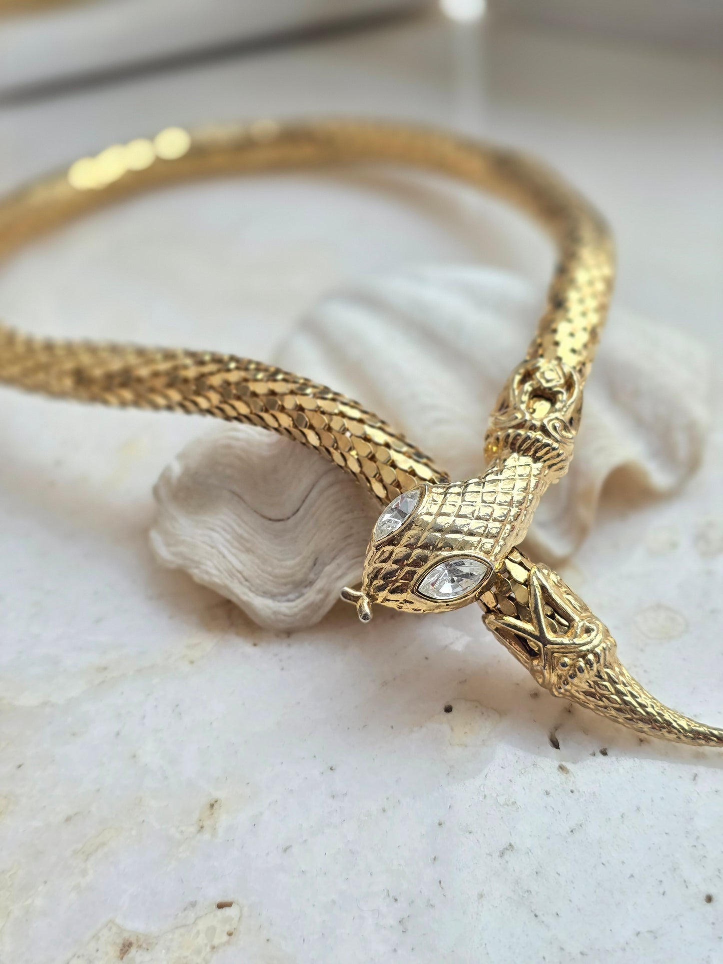 Vintažinis DL Auld aukso spalvos kaklo papuošalas gyvatė