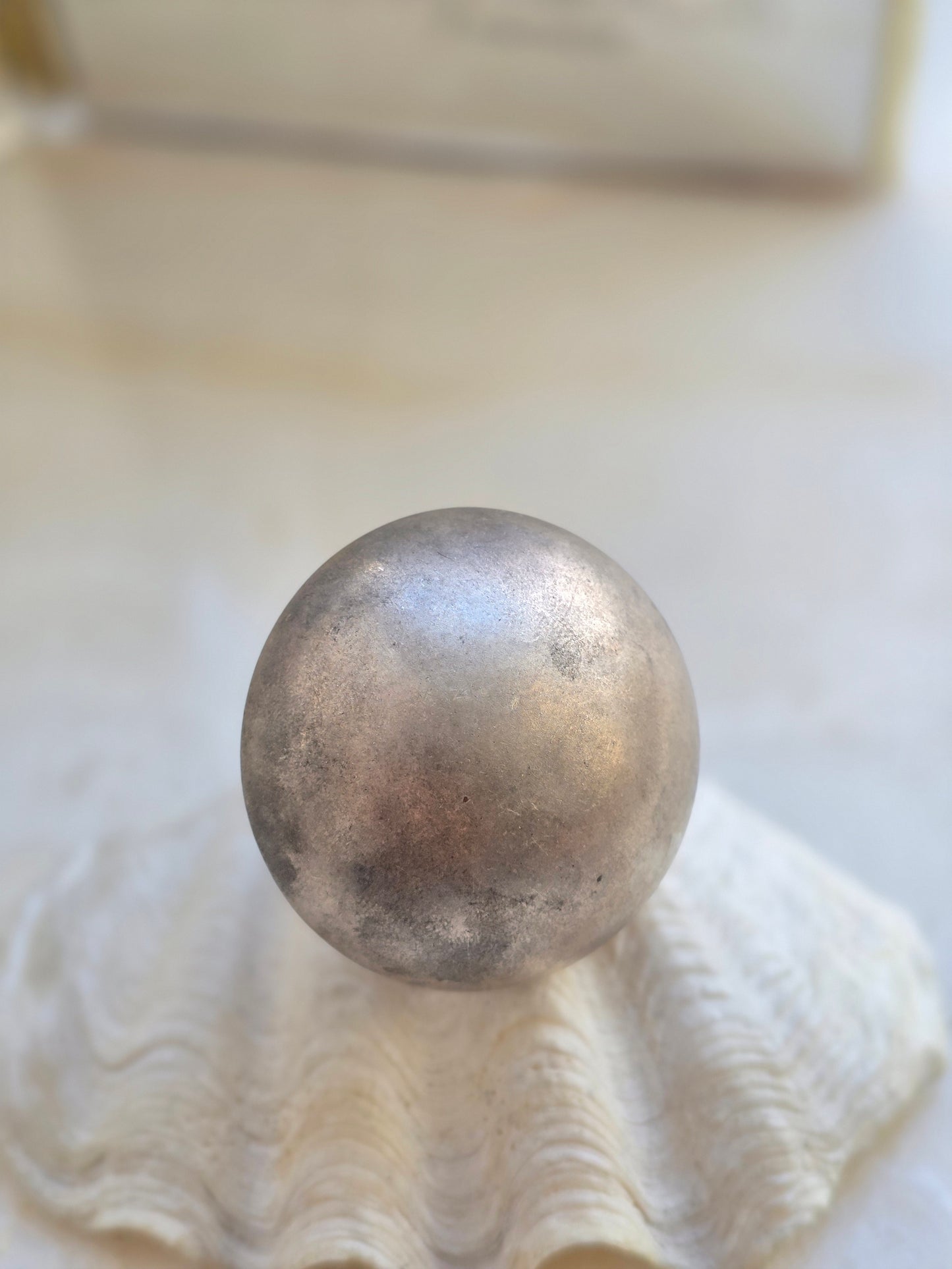 Matinio sidabro spalvos apvalus žieda MAXI