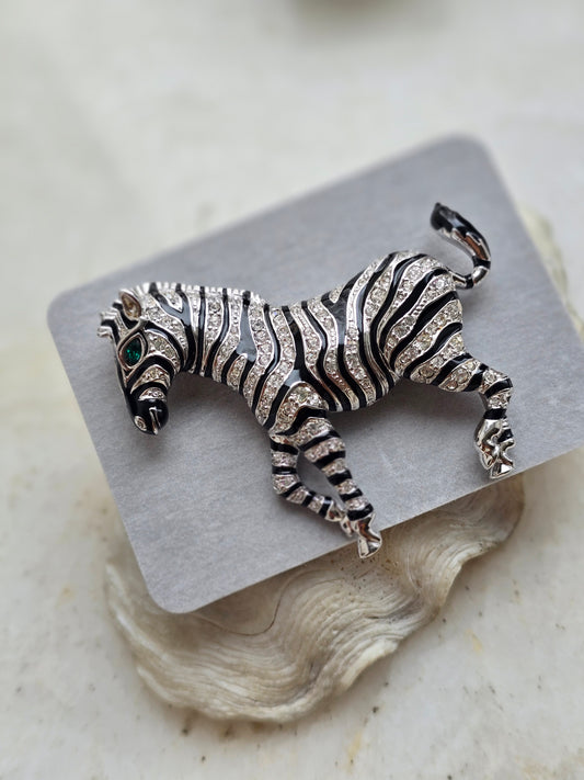 Vintažinė CABOUCHON sagė zebras