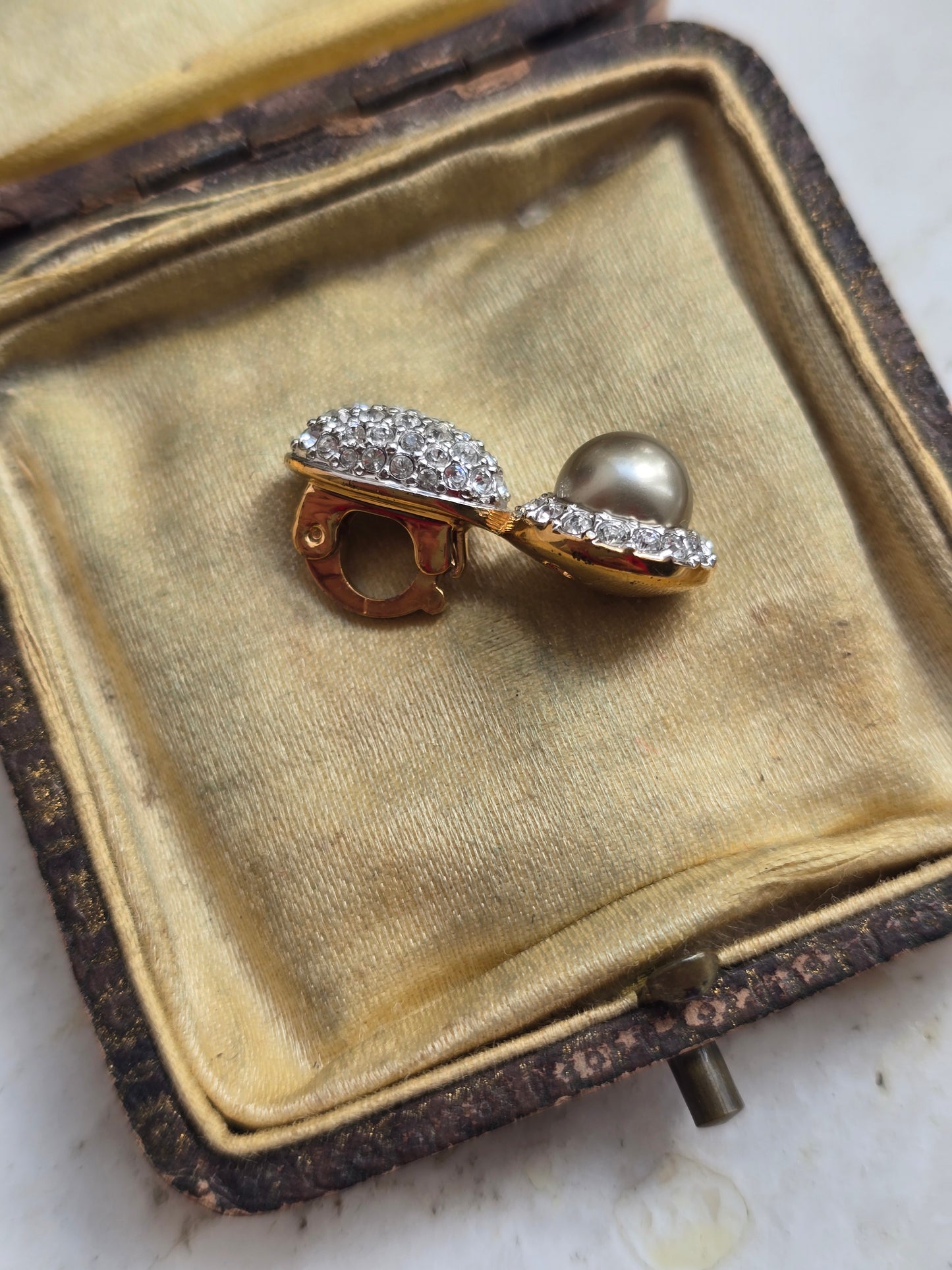 Swarovski segtukas perlo vėriniams